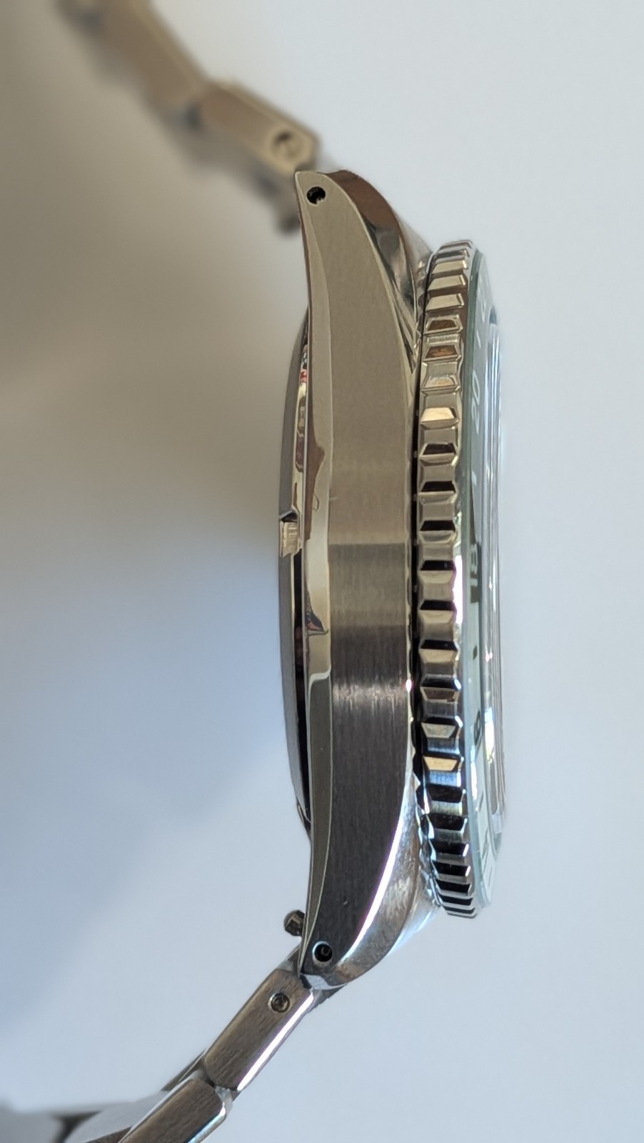 Nodus Contrail GMT Evergreen – 40 MM Stainless Steel Watch