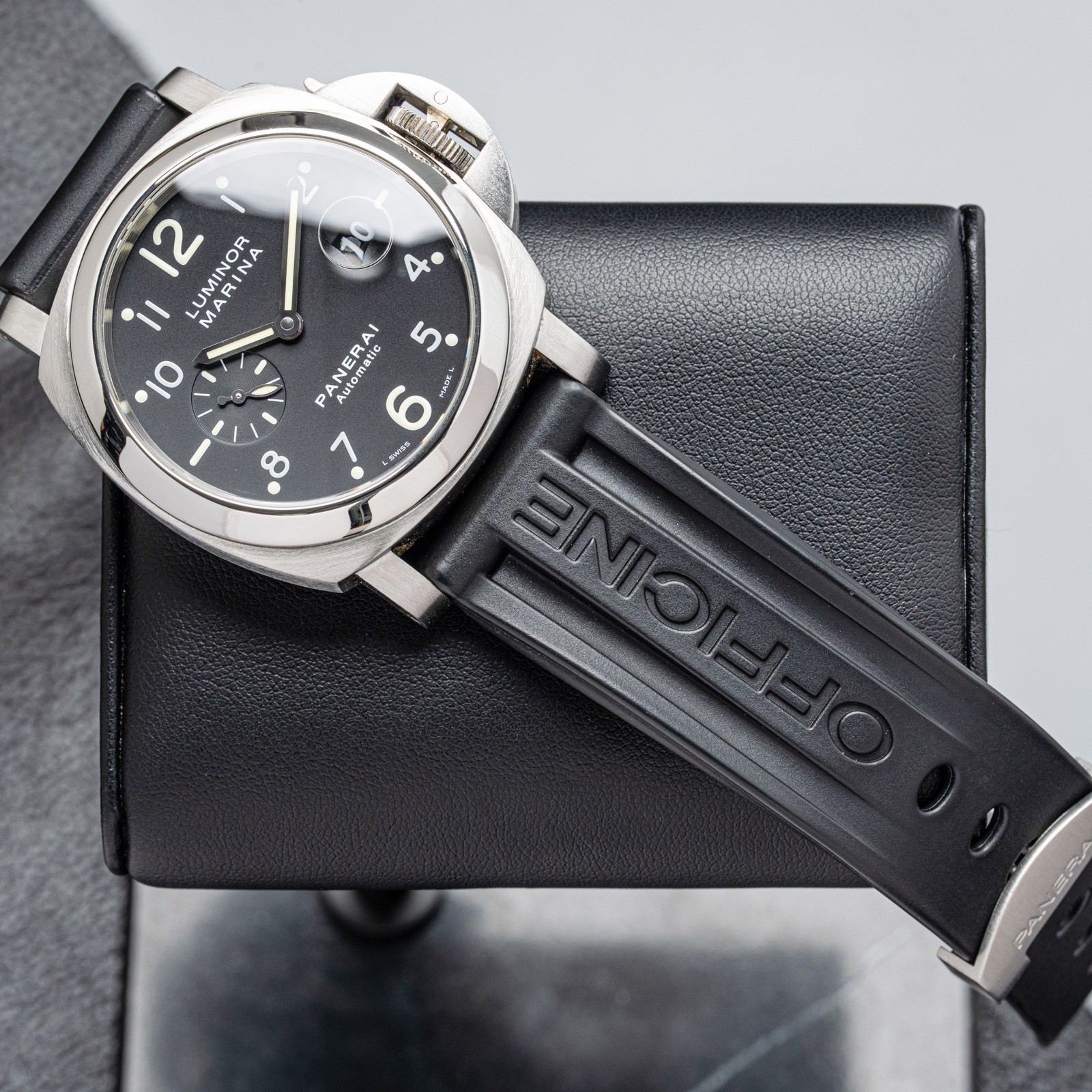 Panerai Luminor Marina Men’s Black Watch with Rubber Strap – PAM00164