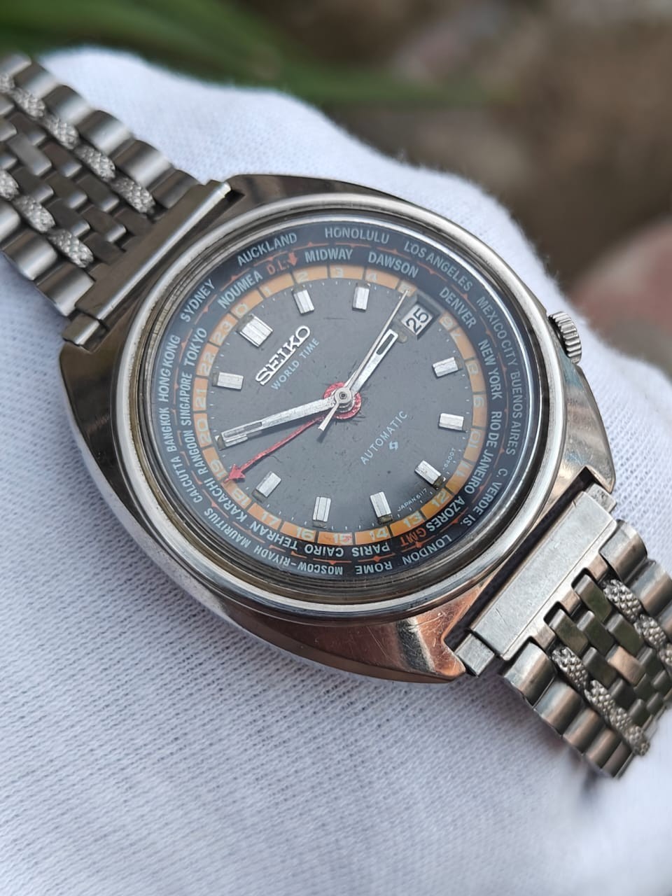 Vintage Seiko World Time GMT Automatic Black Dial SS Mint Men’s Watch 6117-6400