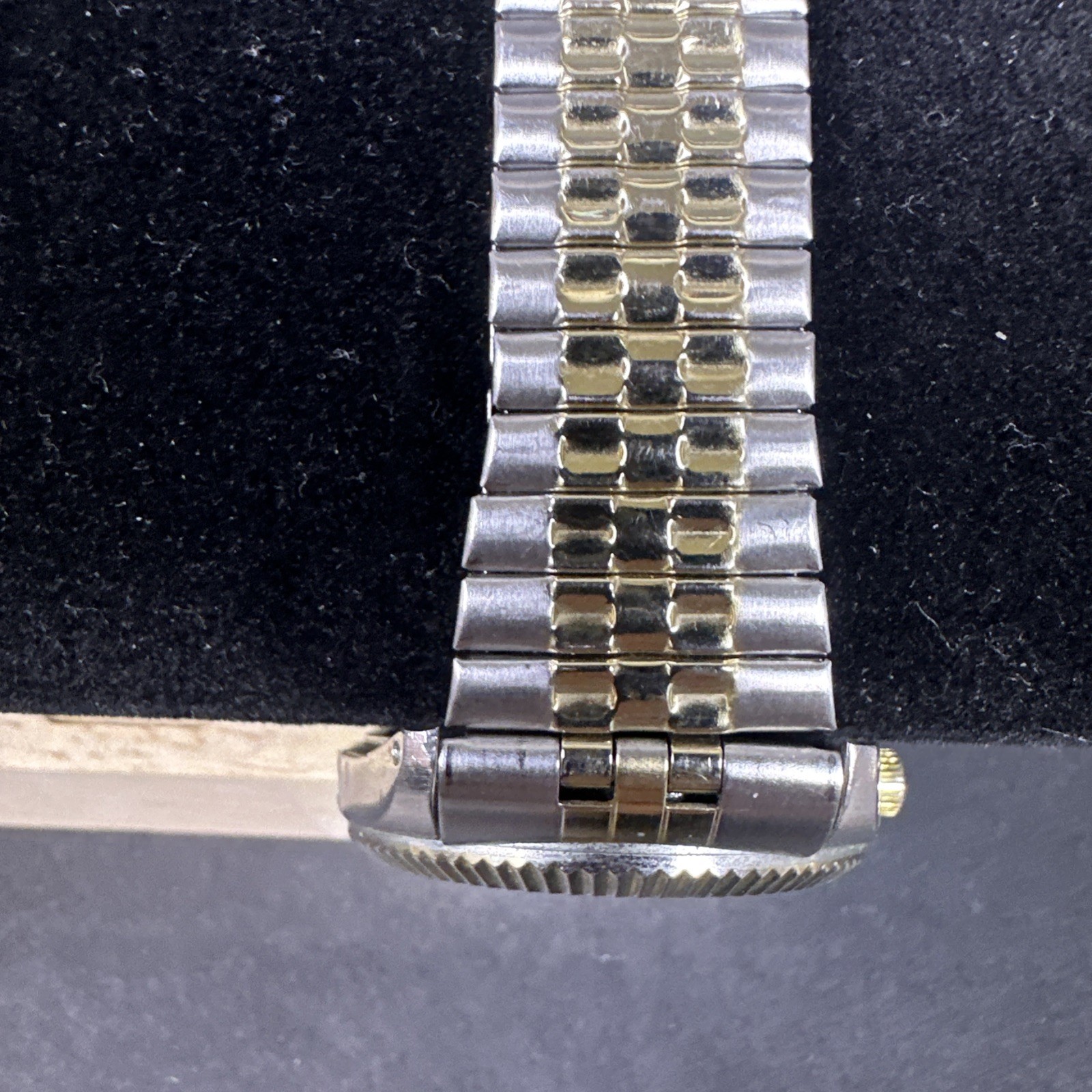 Sharp Men SHP100 Fashion 2 Tone Expansion Band Quartz Analog 35mm Watch Untested