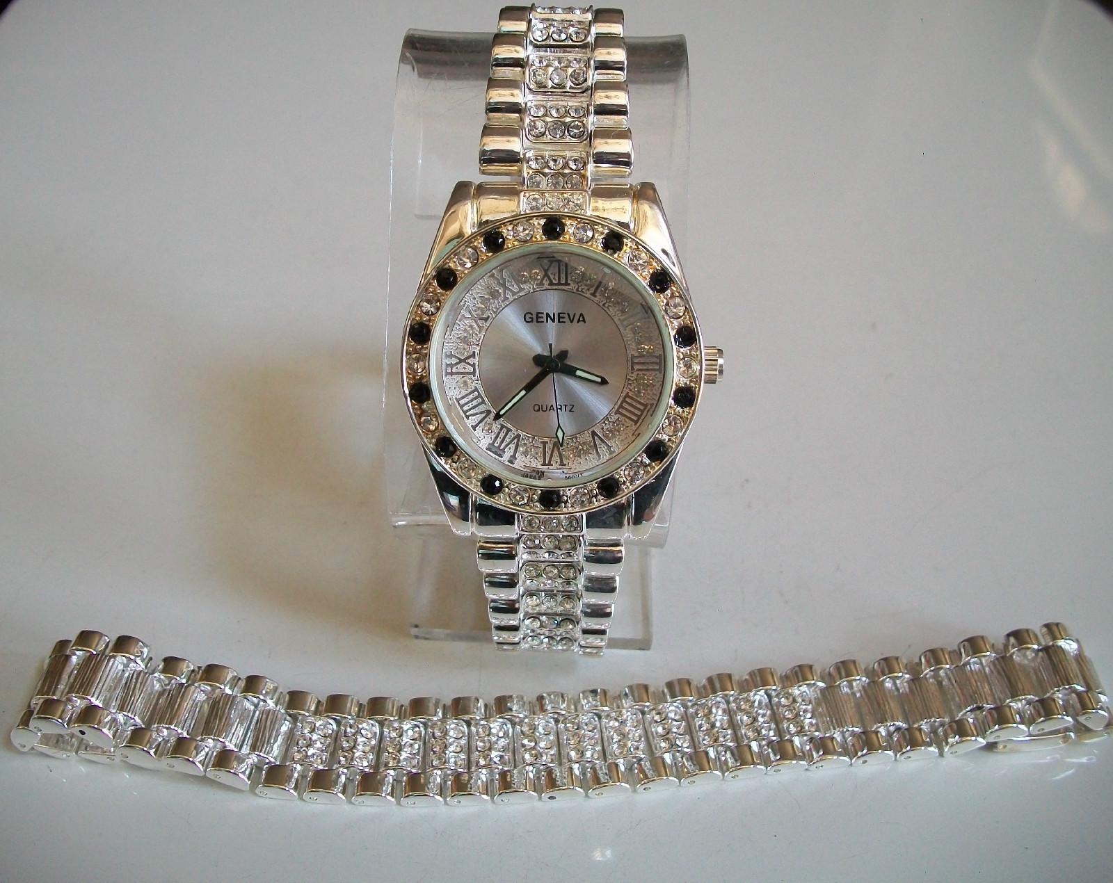 MEN’S SILVER FINISH BLACK/SILVER STONES FASHION DRESSY WATCH & BRACELET SET
