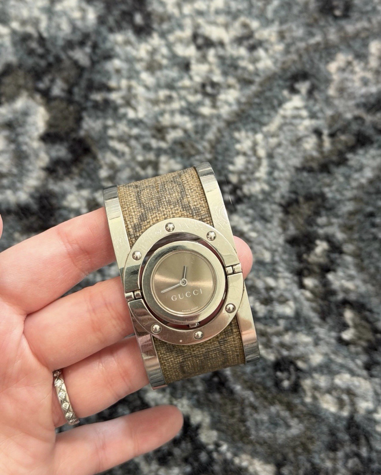Gucci Twirl Women’s Quartz Analog Brown Dial Stainless Steel Bracelet Watch