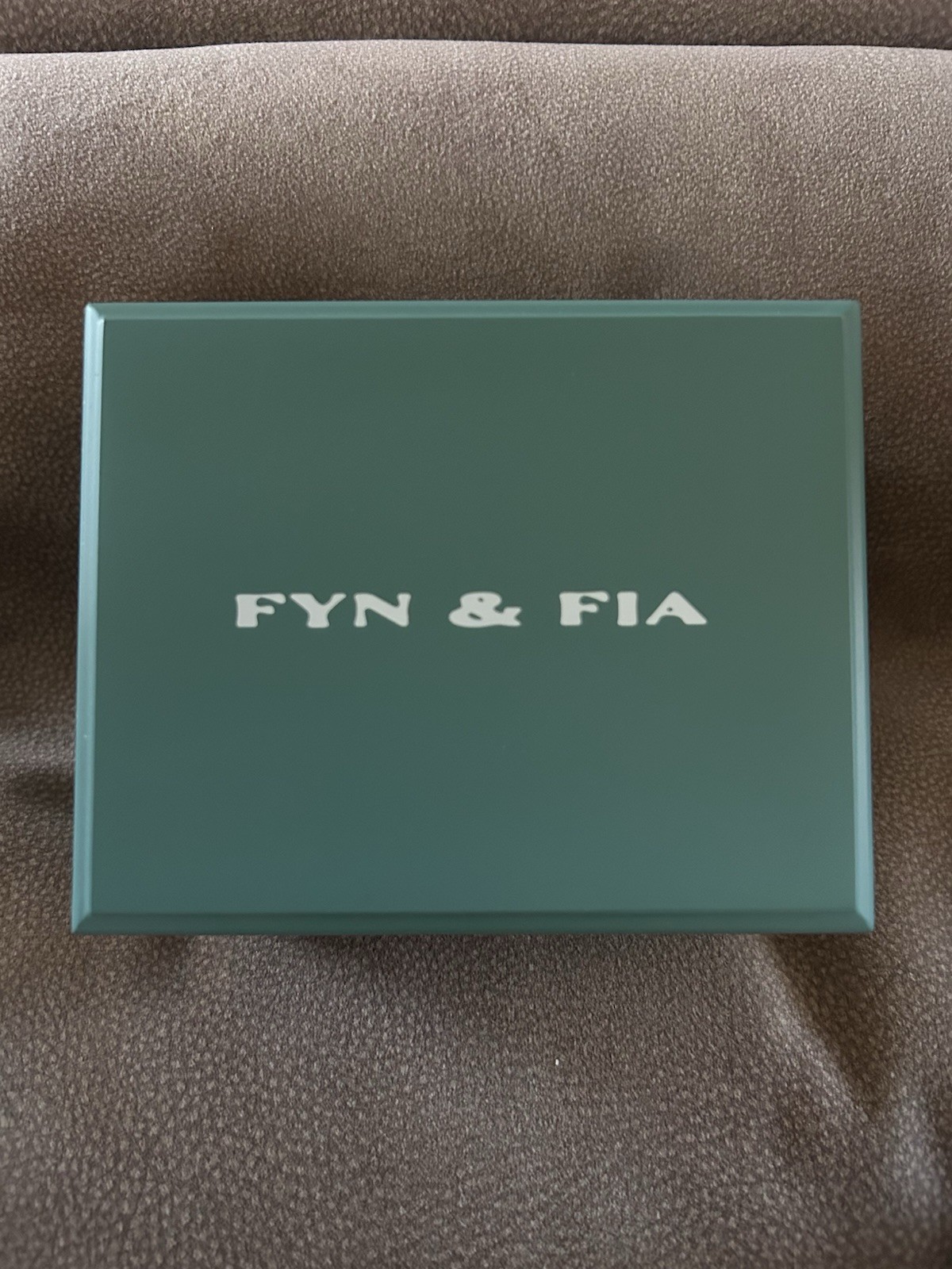 FYN & FIA Gold Dress Wristwatch Mother of Pearl Dial w/ Box *BRAND NEW