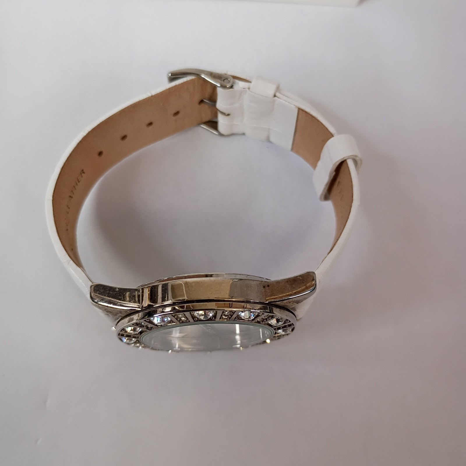 GUESS G98034L Women’s Watch Set – Crystal Bezel + 4 Interchangeable Straps