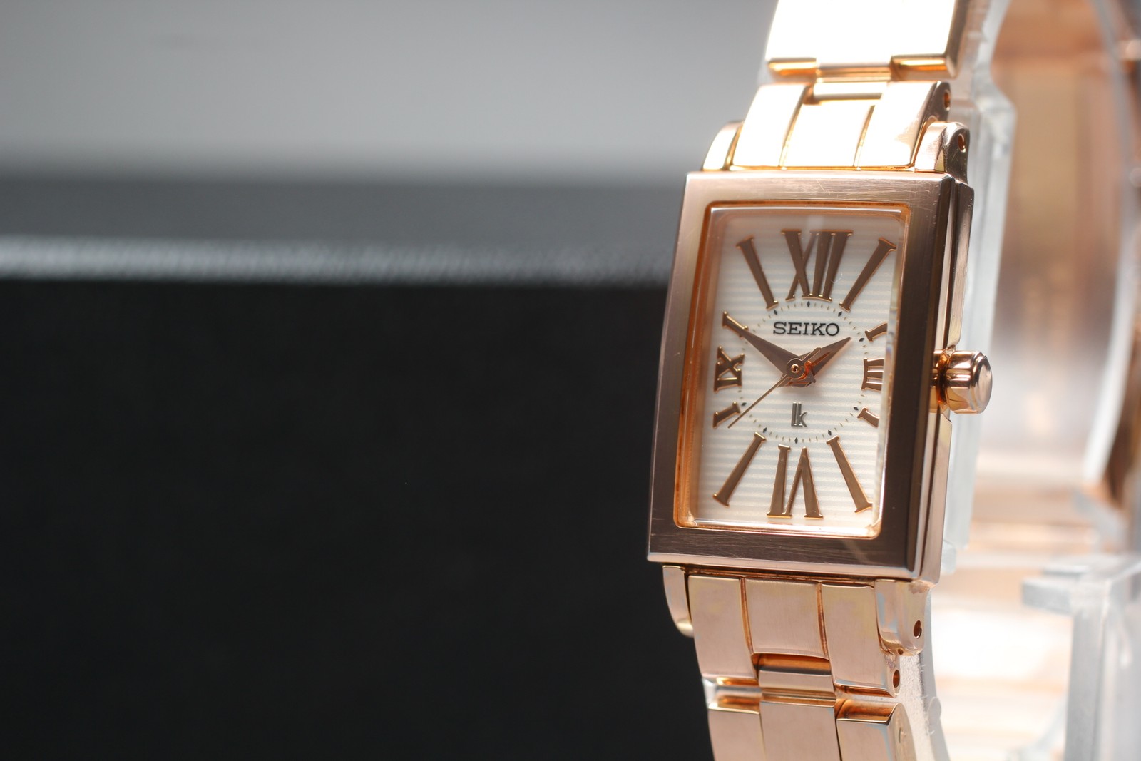 2009 Seiko Lukia 1F21-0BK0 Pink Gold Tank Roman Quartz Womens Watch From JAPAN