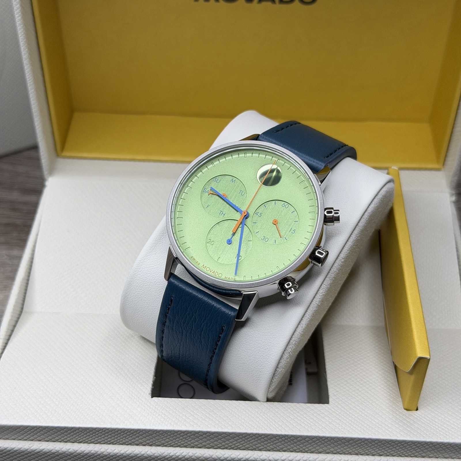 NEW✅SWISS✅ Movado FACE Green Dial Blue Leather 43mm Chrono Men’s Watch 3640139
