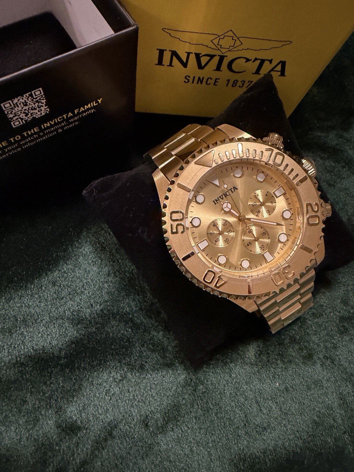 Invicta Pro Diver Gold-Tone Quartz Chronograph 200m 48mm SS Bracelet Box