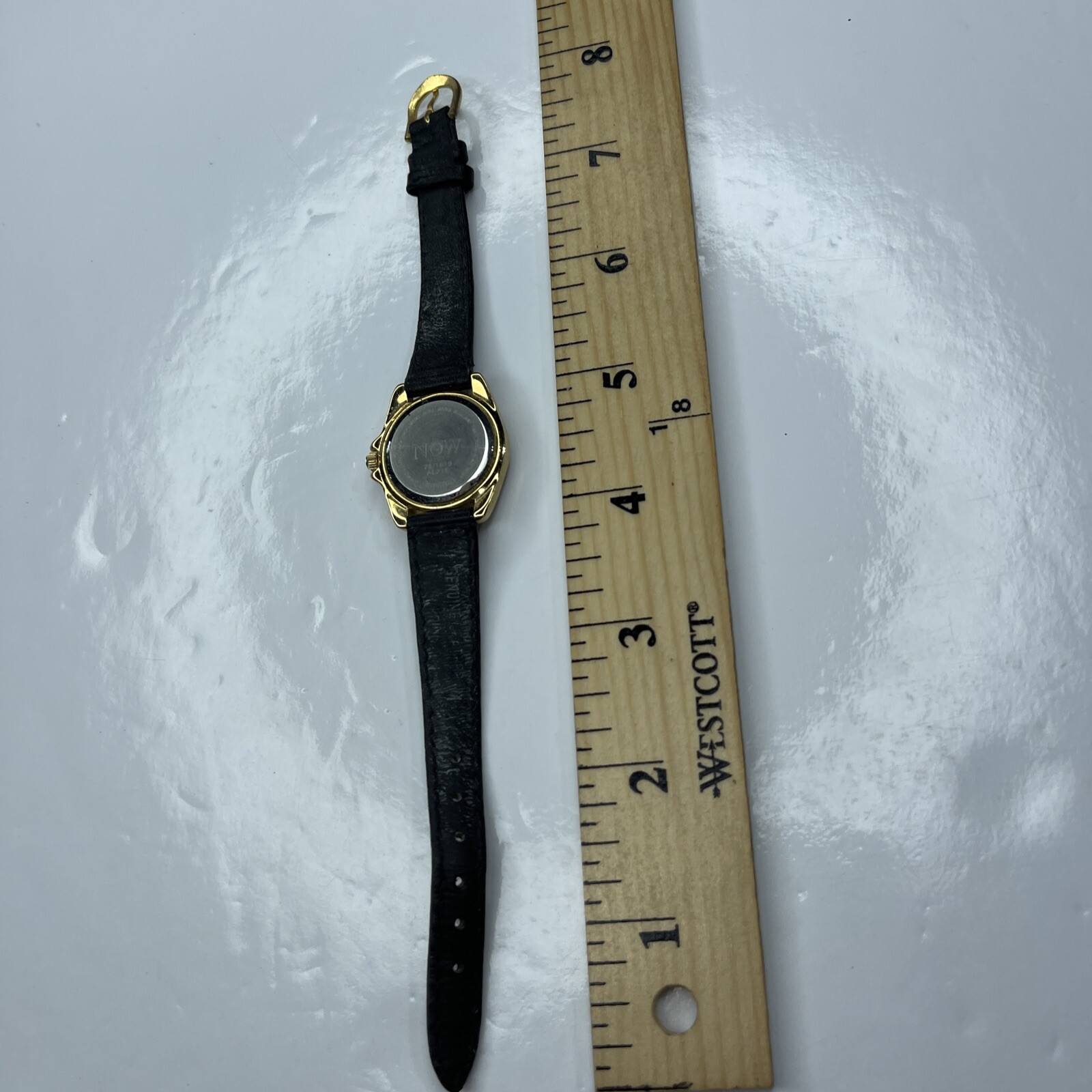 A Armitron Now 75/1619 Hong Kong Retro Cable Cord Gold Black Leather Untested