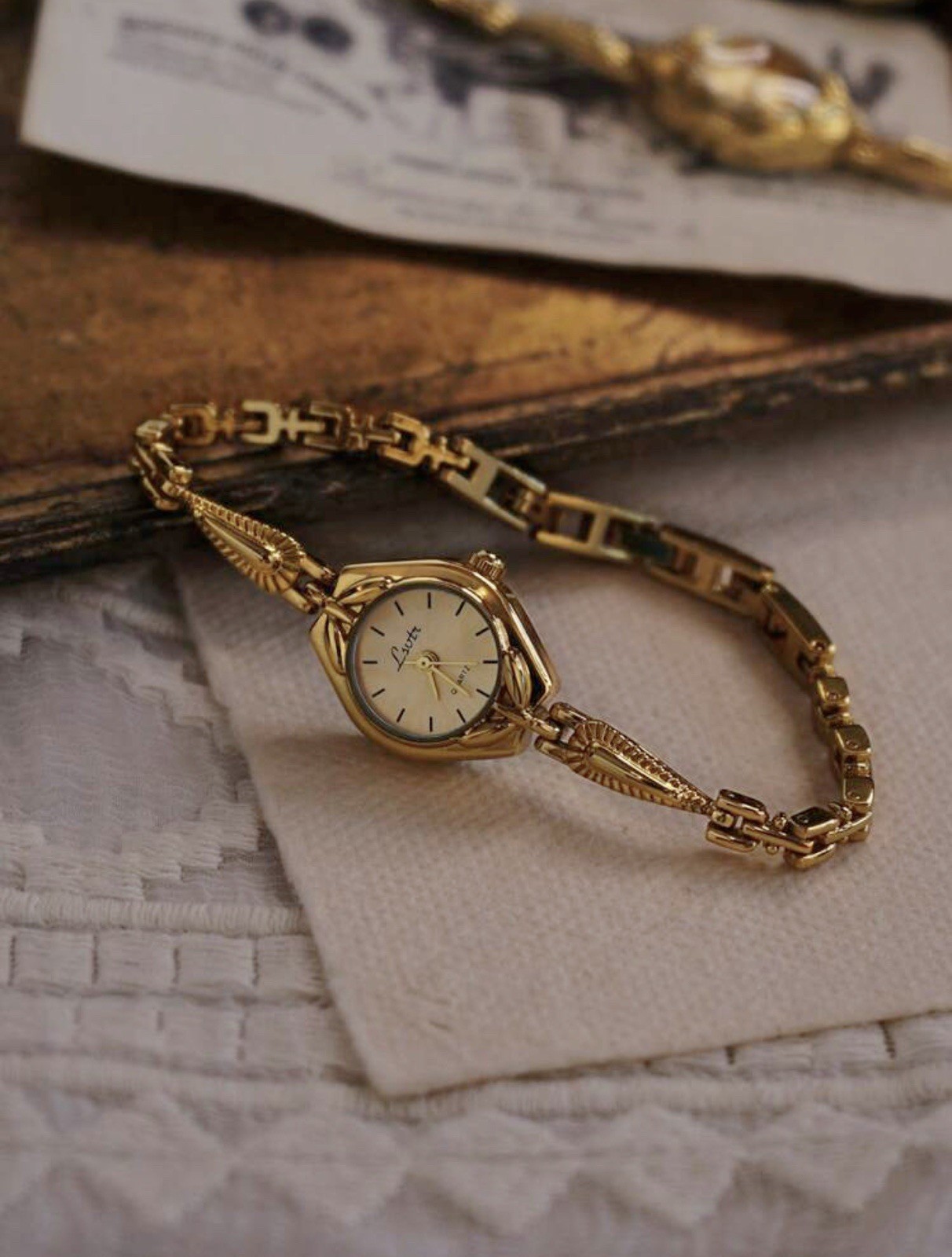 Gold French Vintage Style Unique Dainty Women’s Wrist Watch Trendy NEW