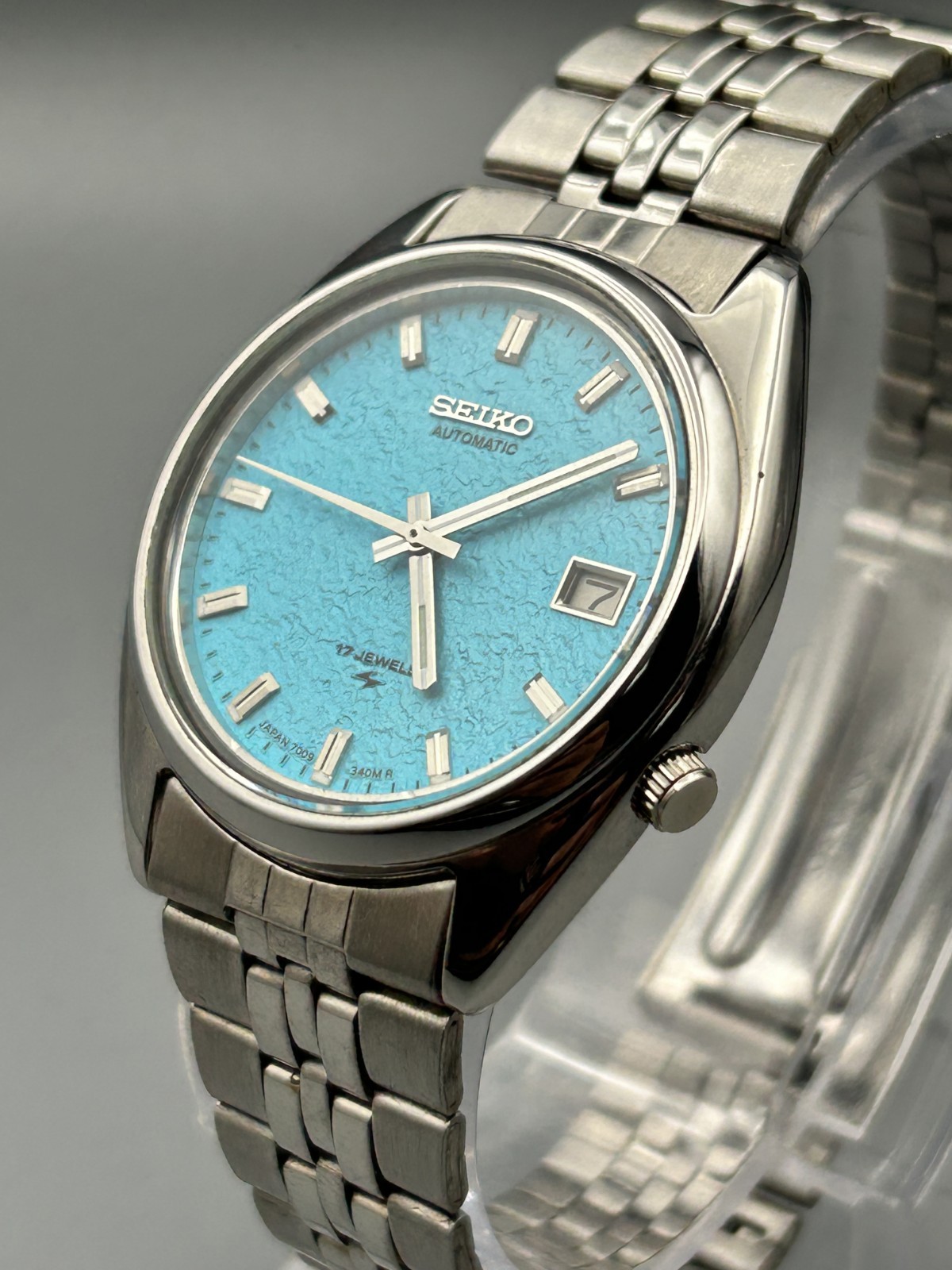Vintage Seiko 5 Automatic Turquoise Blue Dial Day/Date men’s Wrist Watch Japan