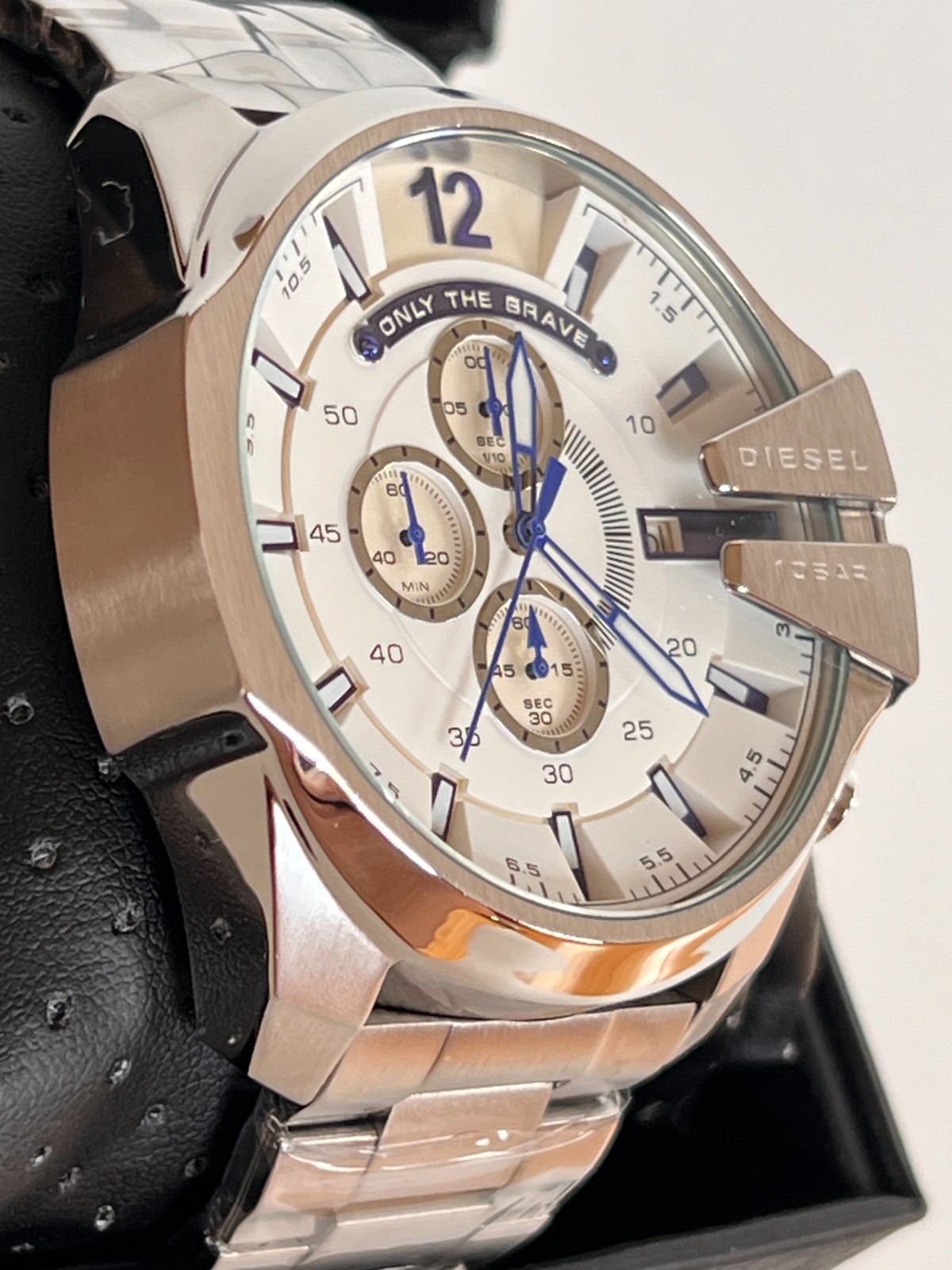 Diesel Men’s DZ4477 Mega Chief Stainless Steel Chronograph Watch BNWT G/Box $250