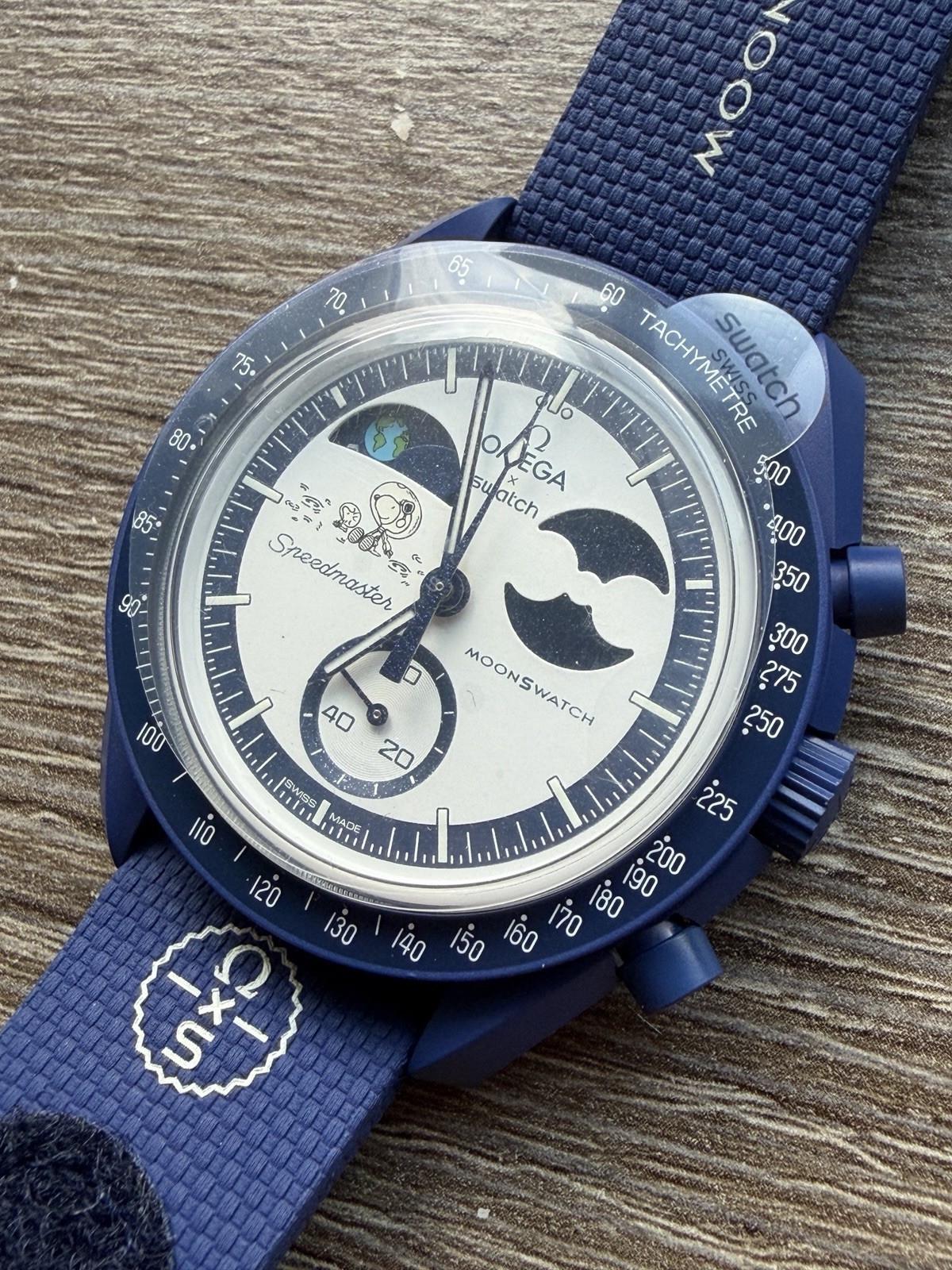 Swatch OMEGA Moonswatch Mission to Earthphase Moonshine Gold (Sturgeon Moon)