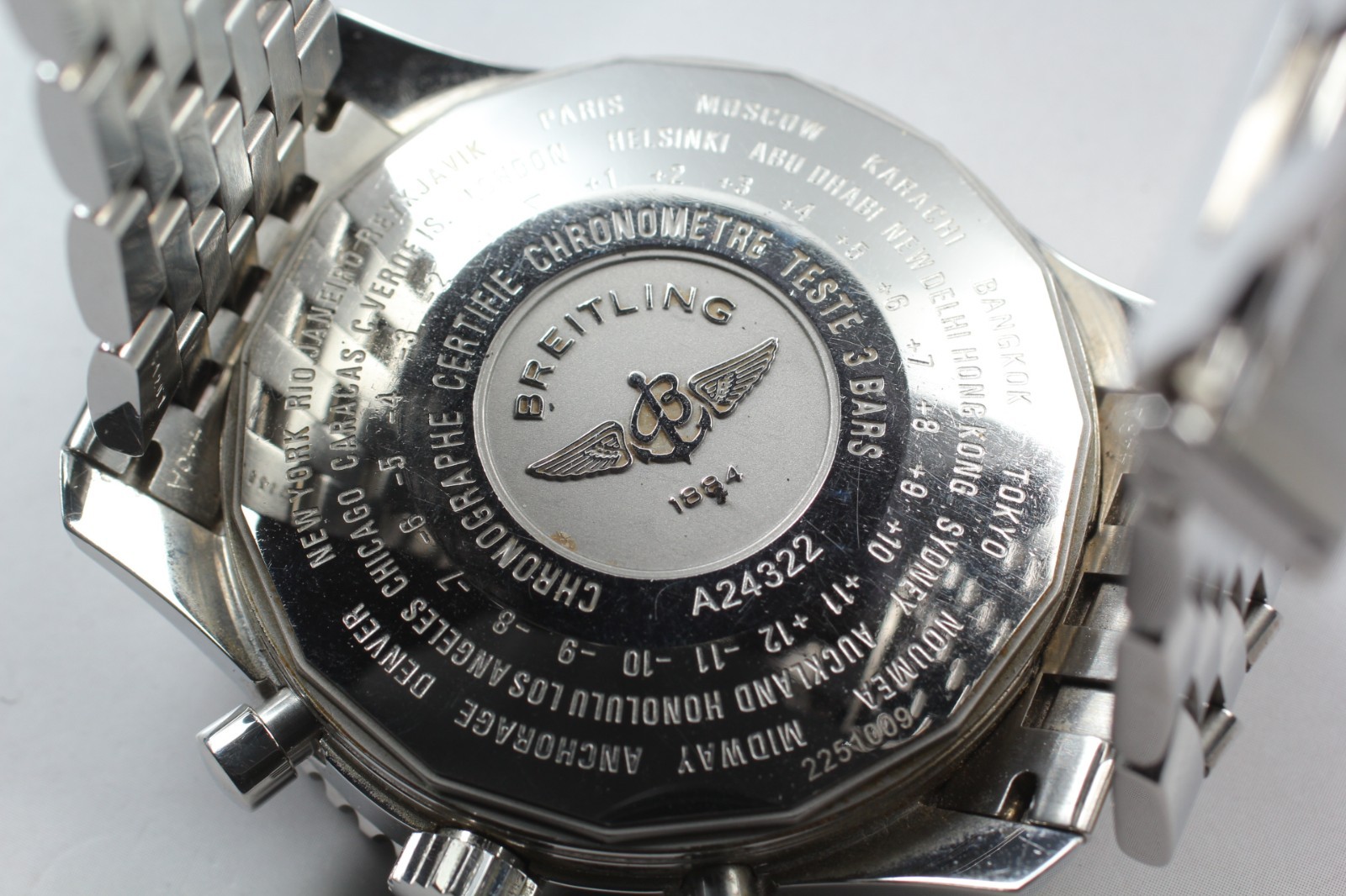 Breitling Navitimer World 46mm White Chronograph GMT Automatic Steel – A24322