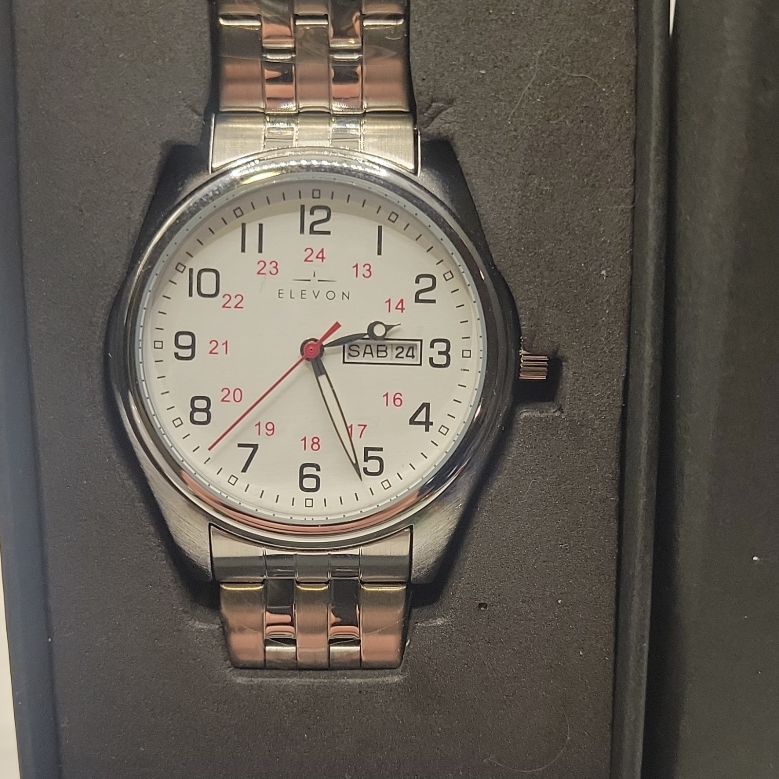 Elevon Men’s Wristwatch Silver Metal Band White Dial Day-Date Analog Casual