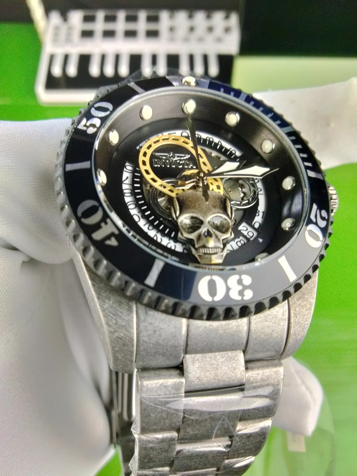 Invicta Pro Diver 46677 Men’s Automatic Watch Black Dial Steel 43 mm 200 M WR