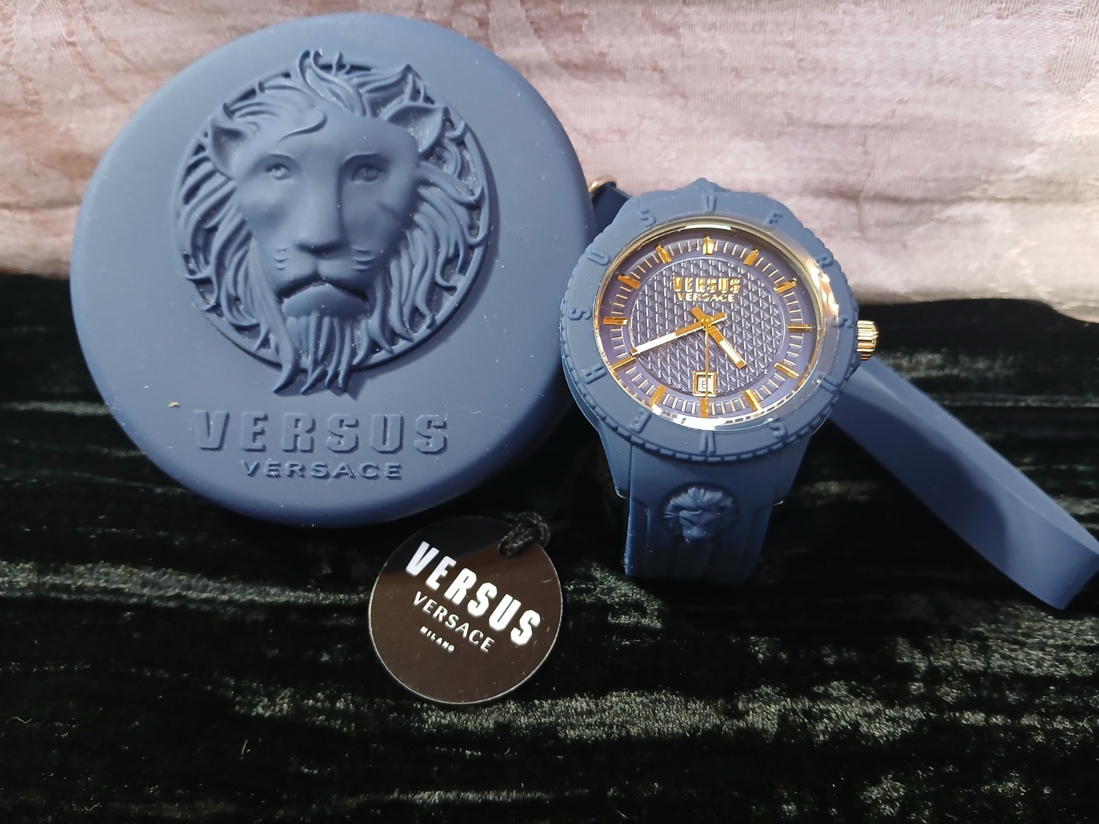 VERSUS BY VERSACE WOMENS BLUE SILICONE DATE WATCH with CASE RARE AUTHENTIC