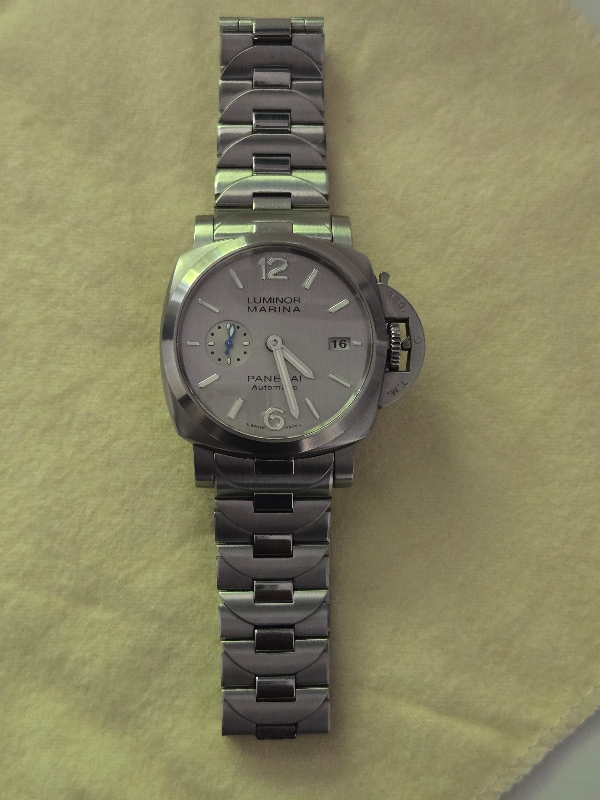 Pre-owned Panerai Luminor 1950 Automatic 42mm – Silver Dial – PAM00977 Good Cond