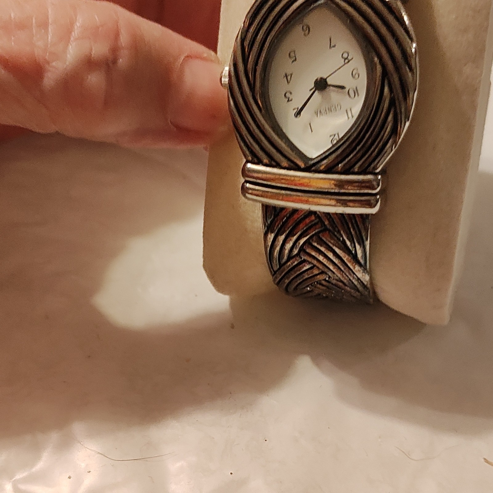 VANNA Women’s Wristwatch Silver Metal Bracelet Oval Analog White Dial
