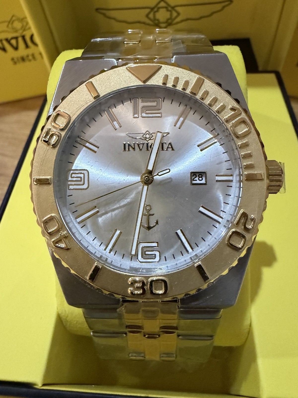 Invicta Quartz Date Silver Sunburst Dial Two-Tone SS Bracelet WR50m Box