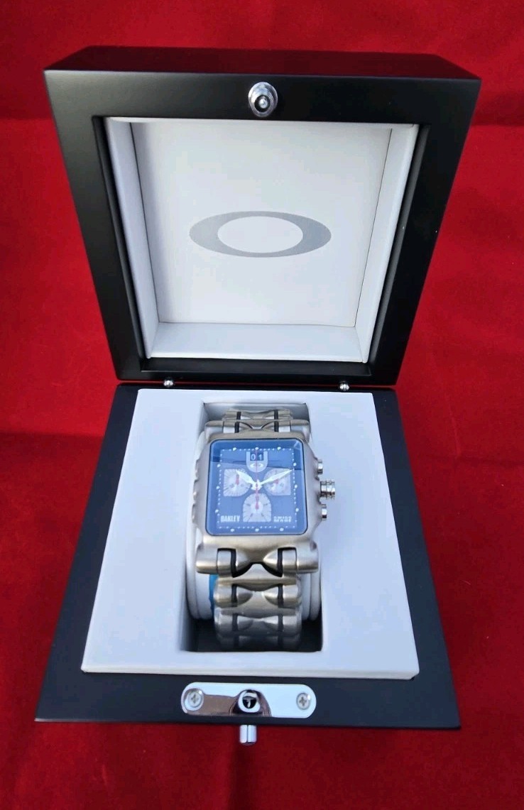 NEW Oakley Minute Machine Titanium Square Watch Black Chronograph Vintge Y2K Box