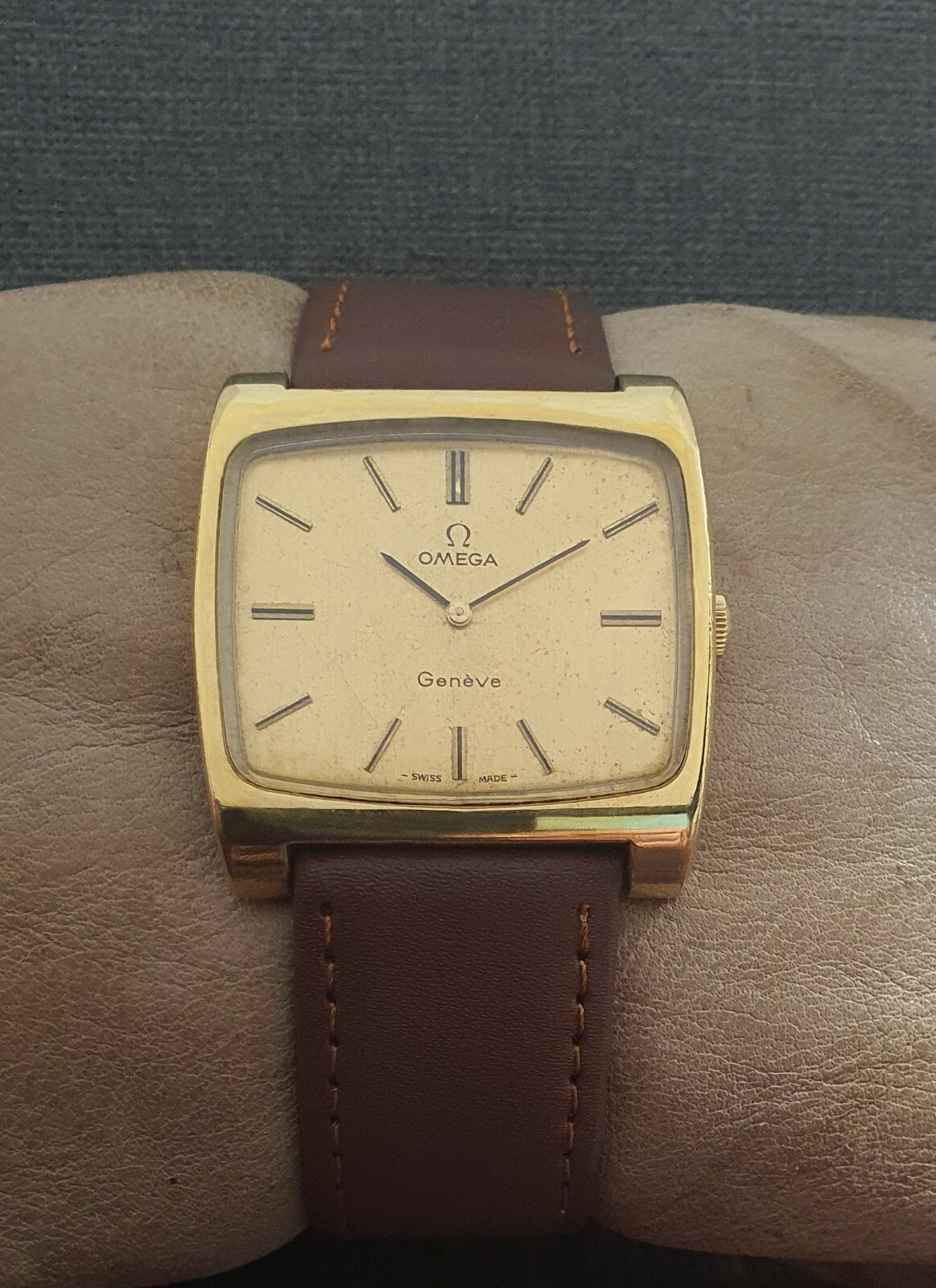 OMEGA GENEVE TV-Style cal.620 GP ref.111.0109 VINTAGE 70’s RARE 17J SWISS WATCH.