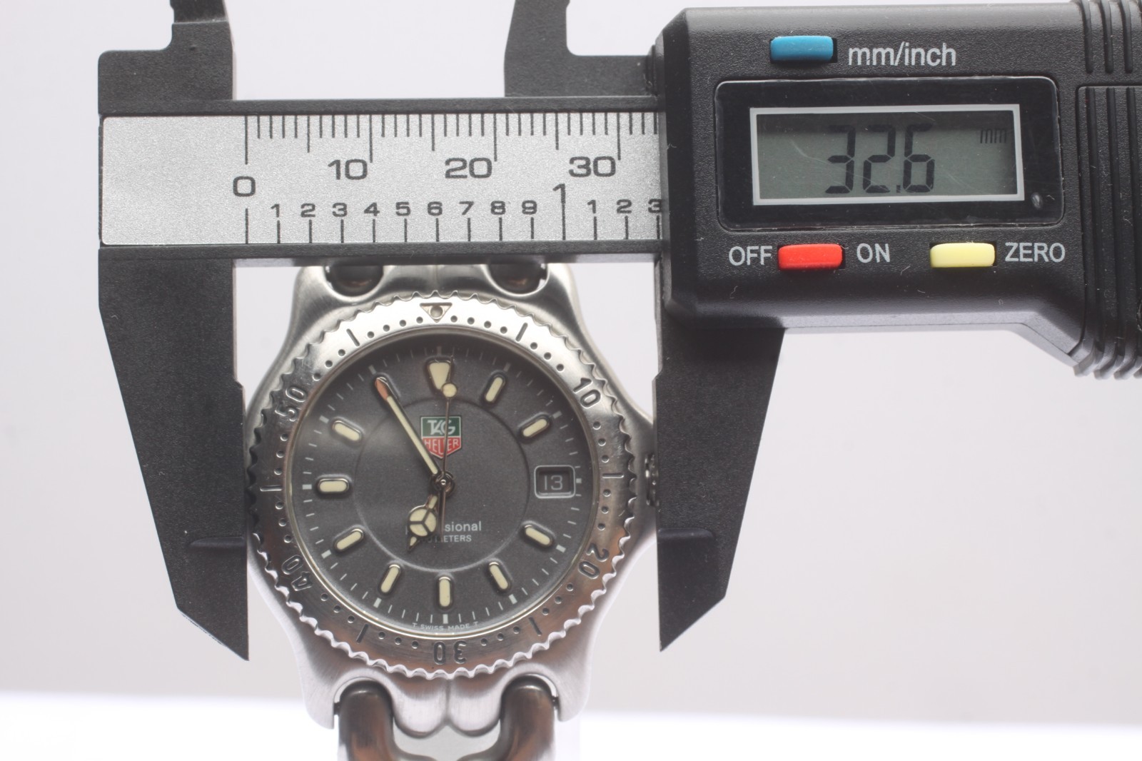 [Near MINT+] TAG Heuer S/el WG1213-K0 35mm Professional 200m Quartz Unisex Watch