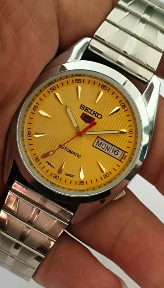 Seiko Automatic Day/Date Yellow Dial Vintage Refurbished Men’s Watch 36mm
