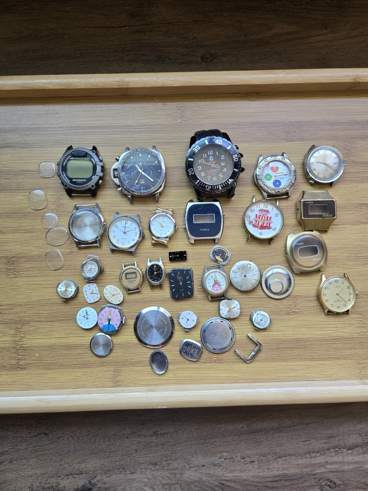 Lot of non-working watches without straps