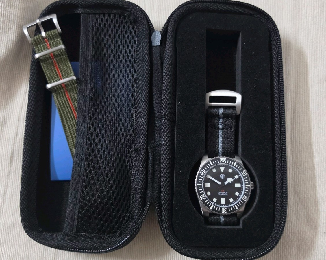 WATCHDIVE 40mm Diver Watch 200m Quartz VH31 – Extra Nato Strap