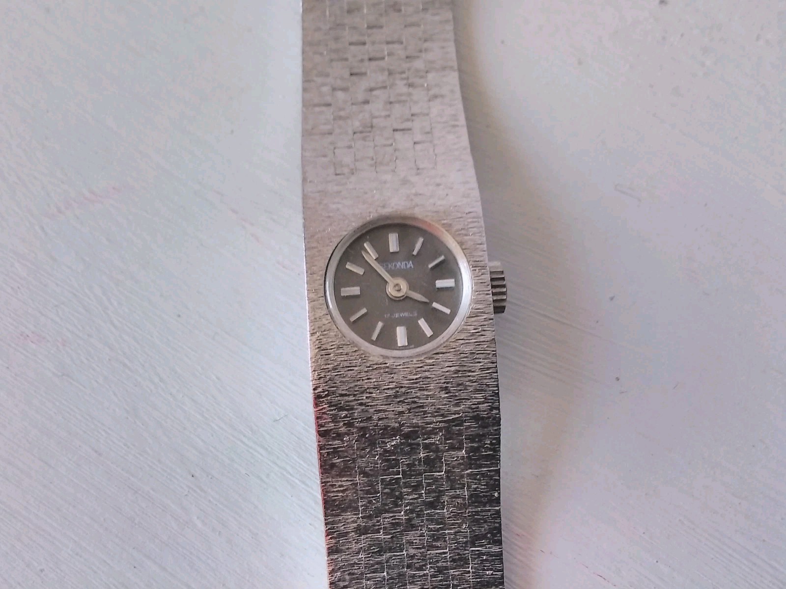 VINTAGE SEKONDA SILVER PLATED BRACELET WATCH 17 JEWELS WORKING