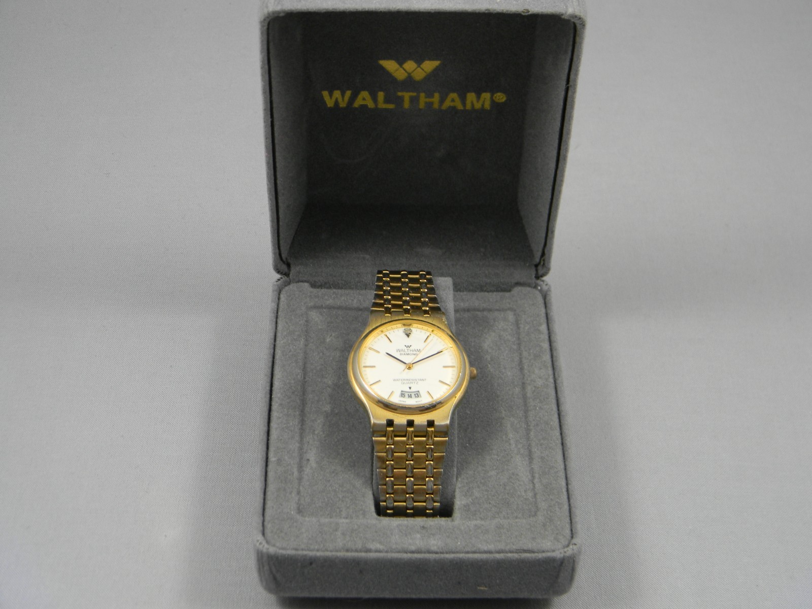 Waltham Diamond Watch Men 35mm Gold Tone Adjustable Clasp Band 6″-8″ New Battery