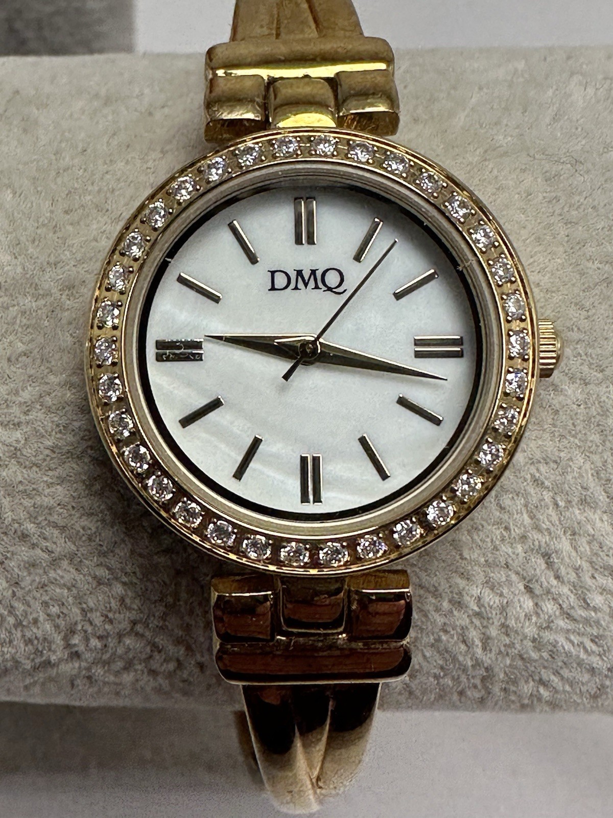 DMQ DQ/1242 Ladies Watch New Battery 26MM 6.5″ Gold Tone H32