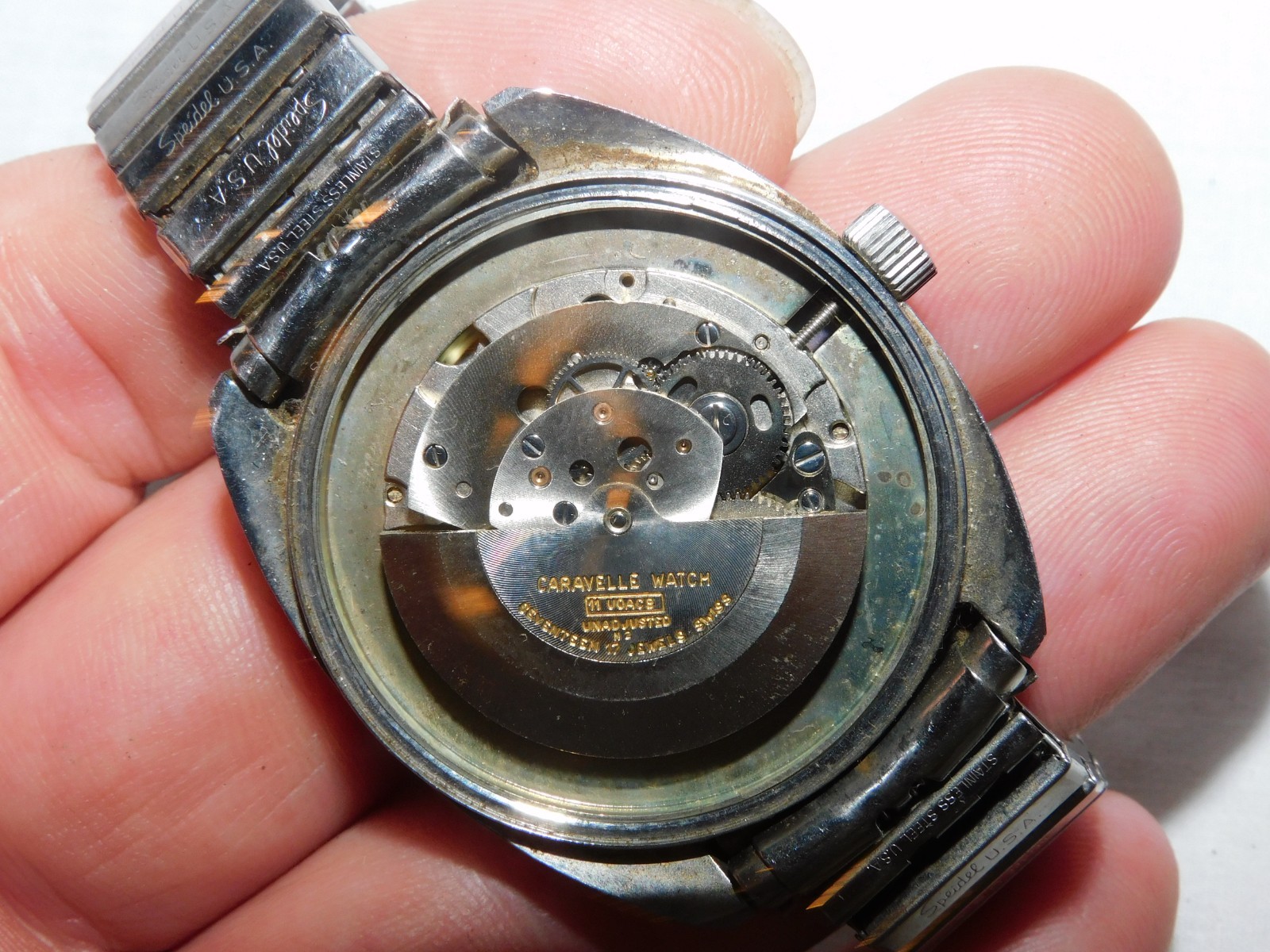VINATGE CARAVELLE AUTOMATIC DAY/DATE MODEL 11UOACB WRISTWATCH-17 JEWELS-NOT WORK