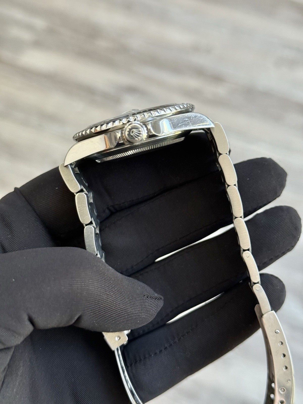 Rolex Submariner 40mm 16610 Silver Oyster Bracelet with Black Bezel No Hole Case