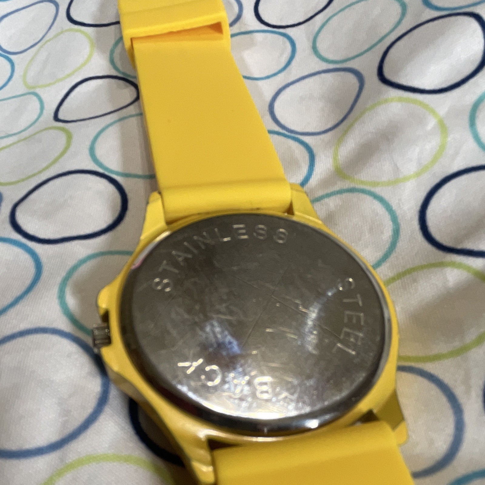 Geneva Quartz Analog Watch 34mm Silver Case Yellow Silicone Strap Gem Bezel