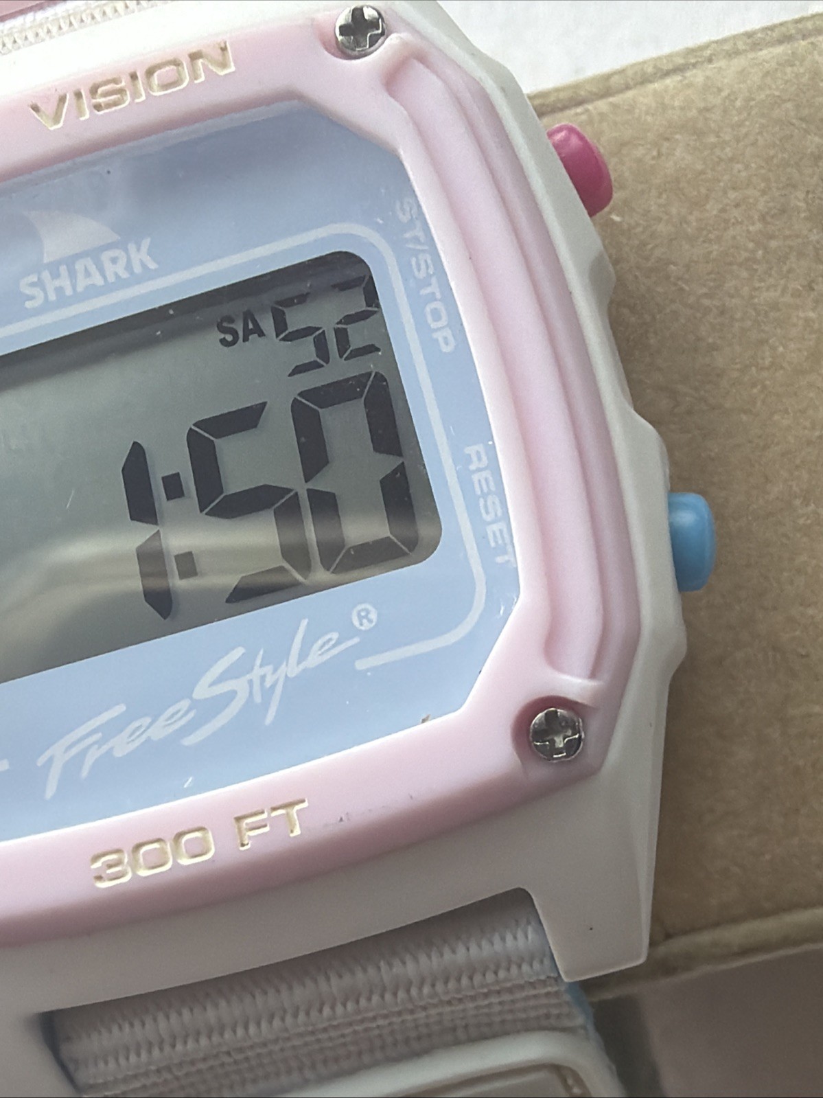 AW29 Shark Freestyle Caroline Marks Signature Shark Leashstrap Watch-Timer Works