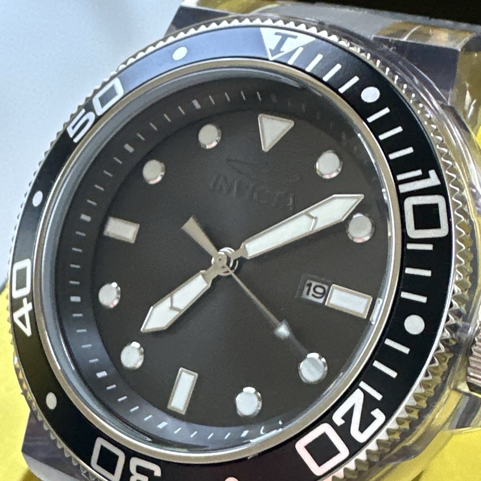 Invicta Pro Diver Quartz Black Dial Men’s Watch 32330