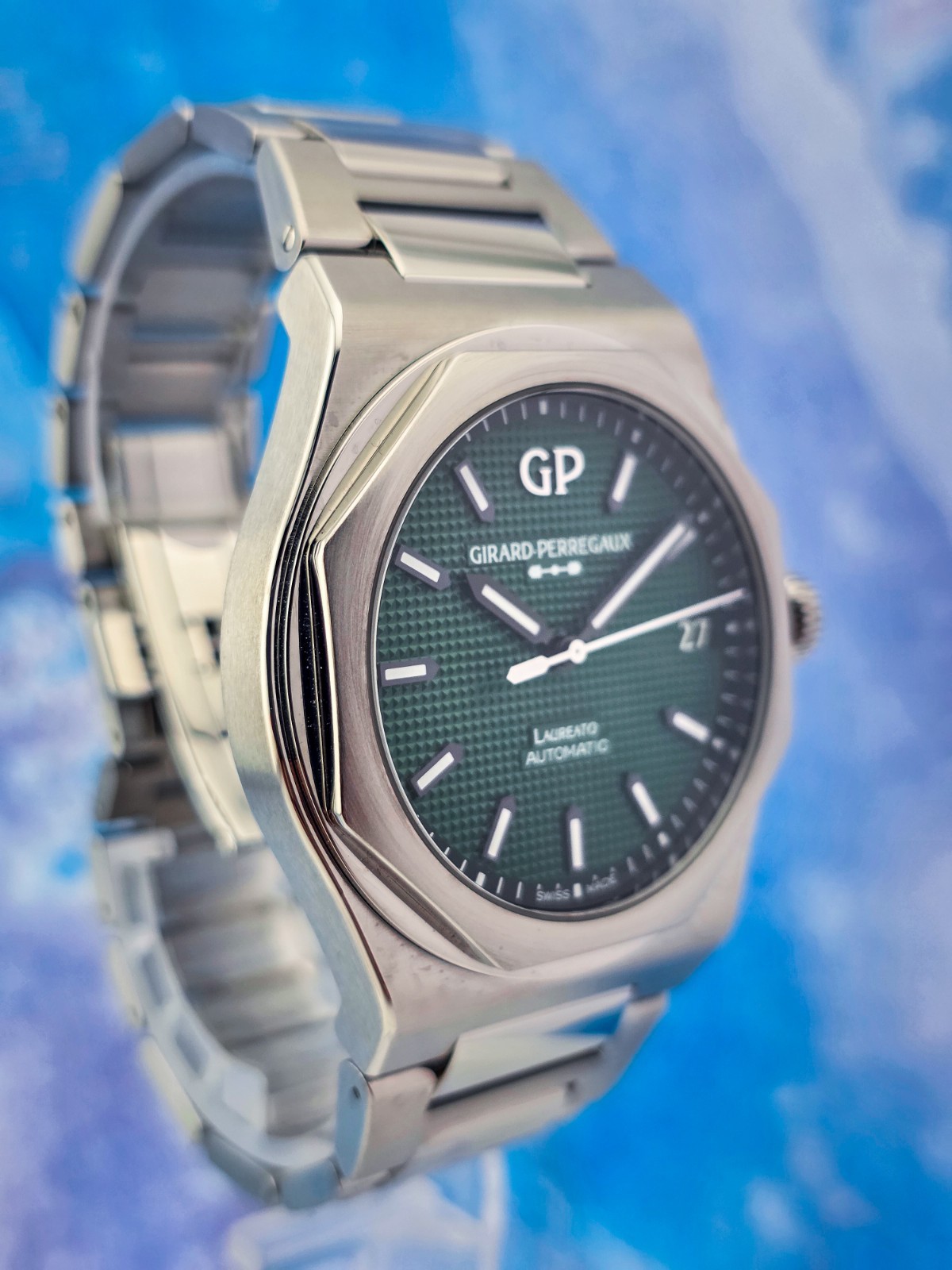 Girard-Perregaux Laureato Green Men’s Watch – 81010-11-3153-1CM