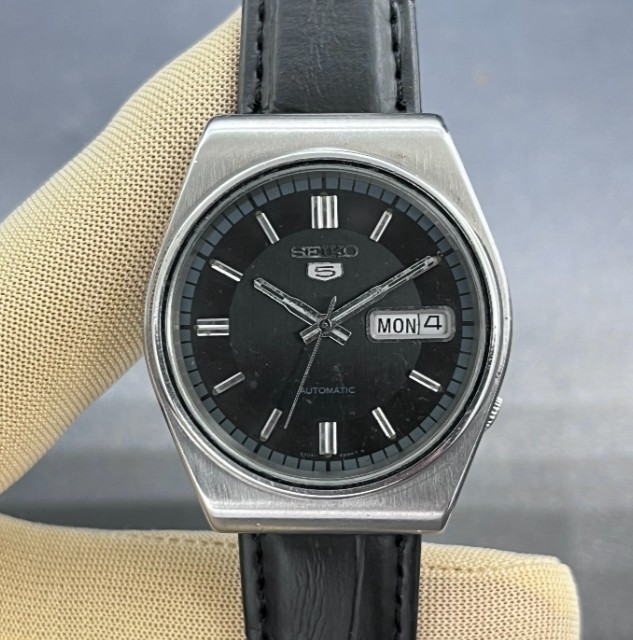 Vintage Seiko 5 Automatic Matte Black Dial Japan Made Men’s Watch 6309-8830.