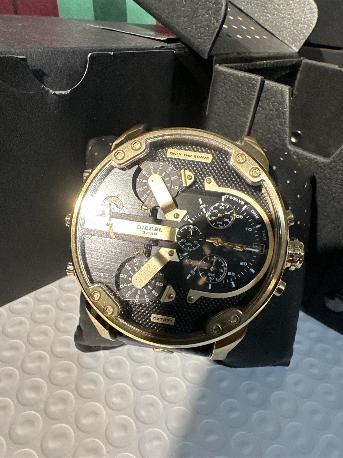 Diesel DZ7371 Mr Daddy 2.0 Chronograph Gold Case Black Leather Strap NO BATTERY