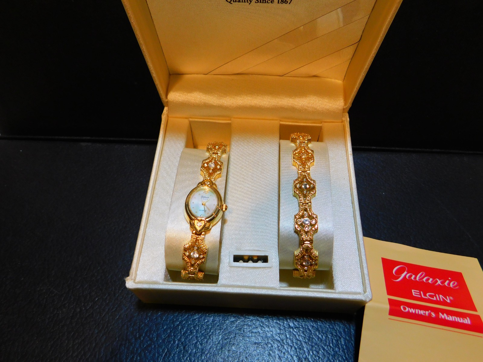 Elgin Galaxie Gold Tone Ladies Watch w/Matching Bracelet Needs Battery
