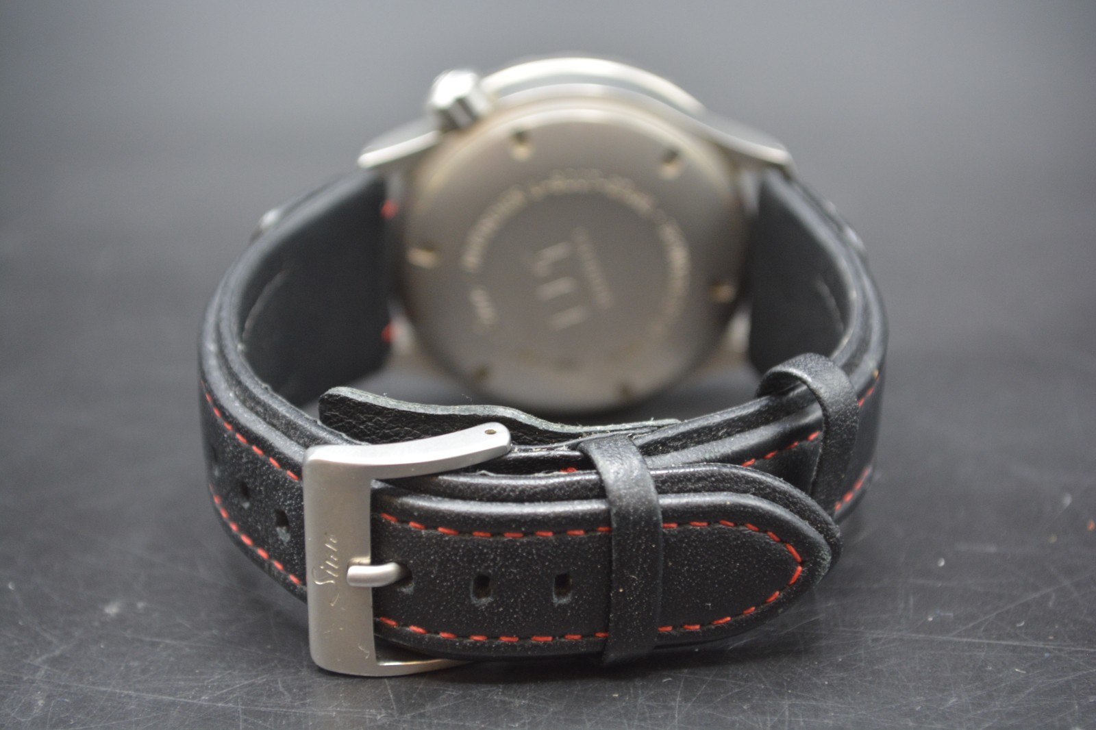Sinn U1 Dive Watch *Pre-owned* FREE SHIPPING