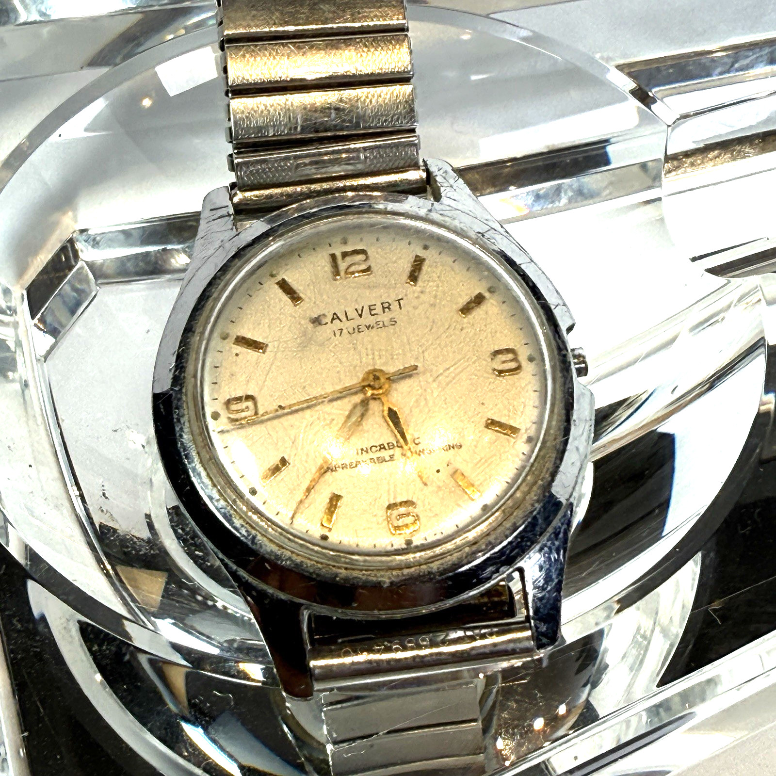 VINTAGE Calvert 17 Jewel Incabloc Mechanical Wind Watch For Parts / Repair