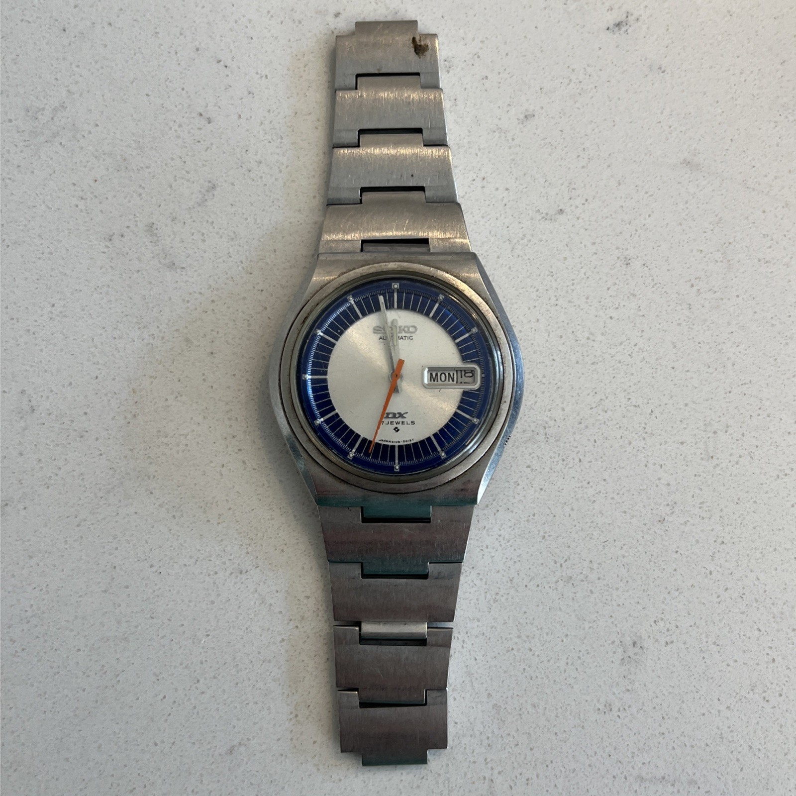 Vintage Seiko DX 6106-8629 Automatic – 1972 – Runs – English/Spanish Day/Date