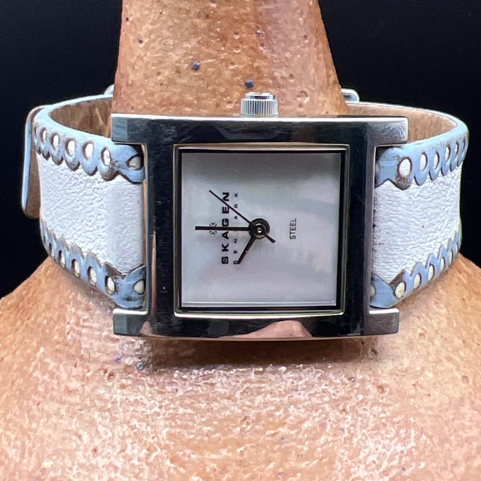 Skagen (works) ~ VTG MOP Leather Strap Watch ~ 8.75” ~ 20.5g