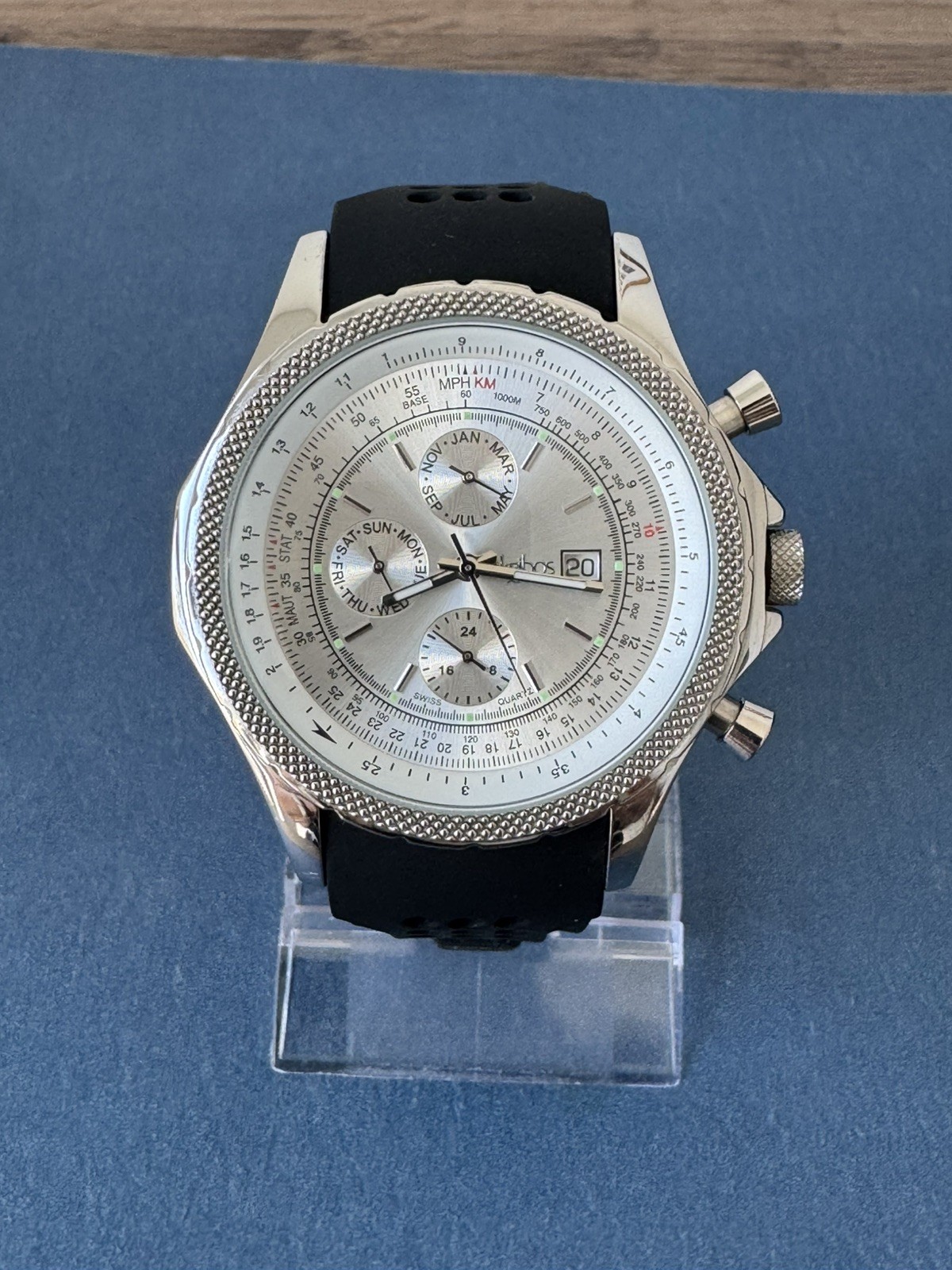 Akribos XXIV AK532SS Quartz Analog Silver Dial Black Rubber Strap Date 3ATM