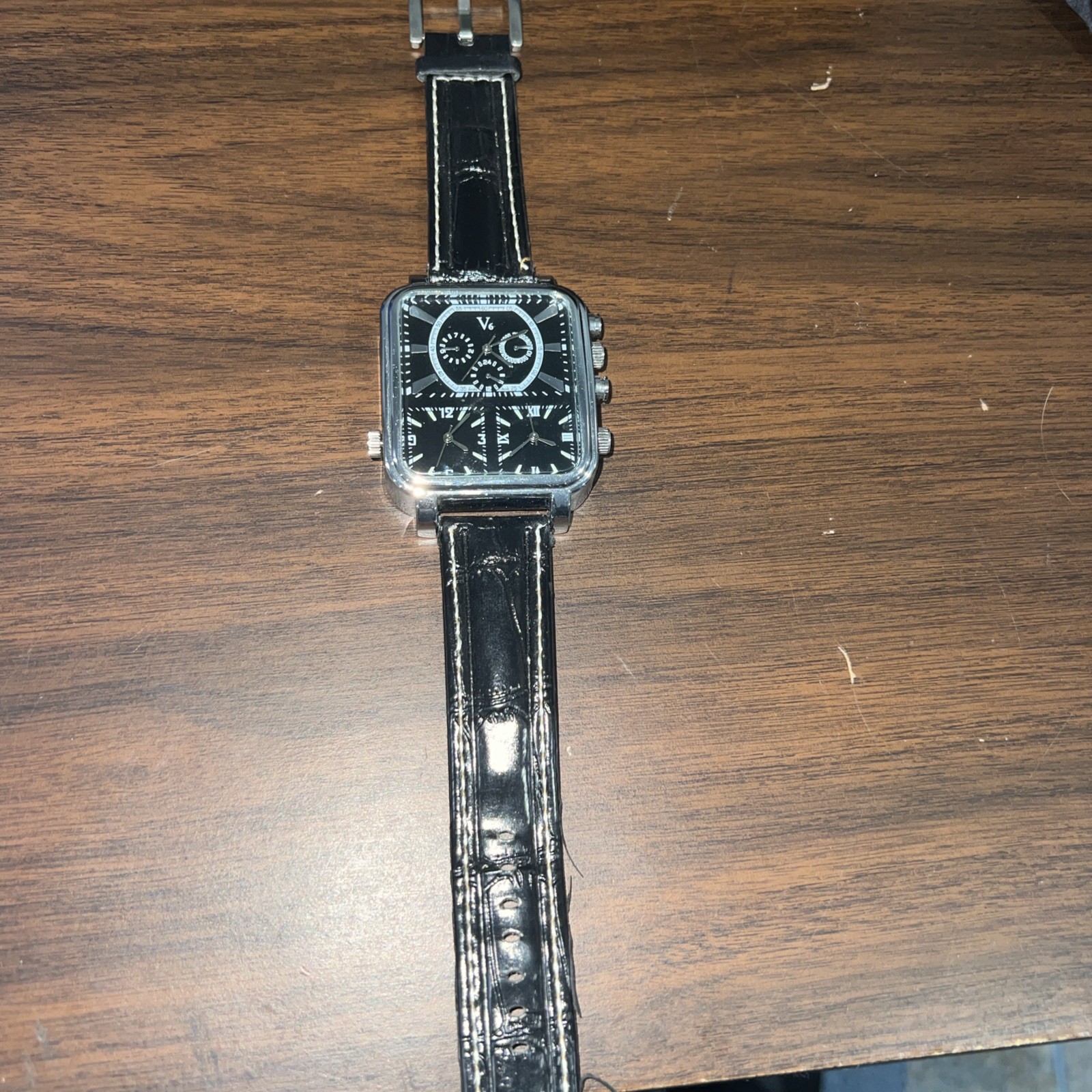 V6 Watch Super Speed V0019 3 Time Zone Needs Battery