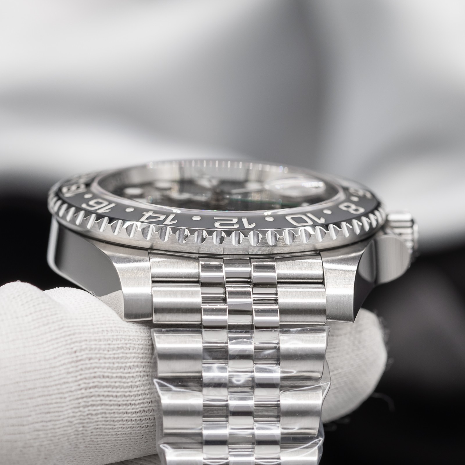 Rolex GMT-Master II “Bruce Wayne” – Ref. 126710GRNR – 2025
