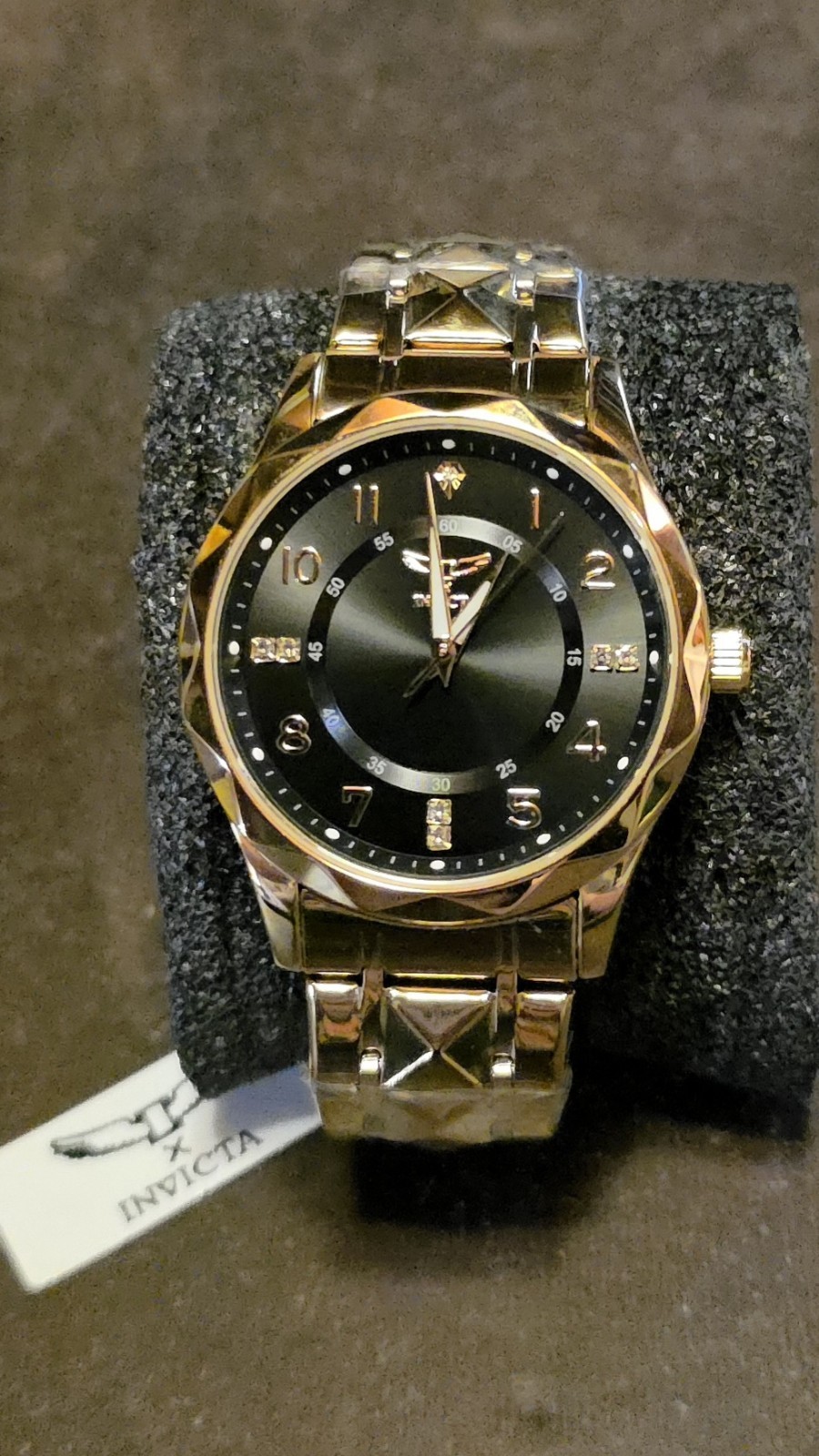 Invicta specialty l Quartz movement w/ Box
