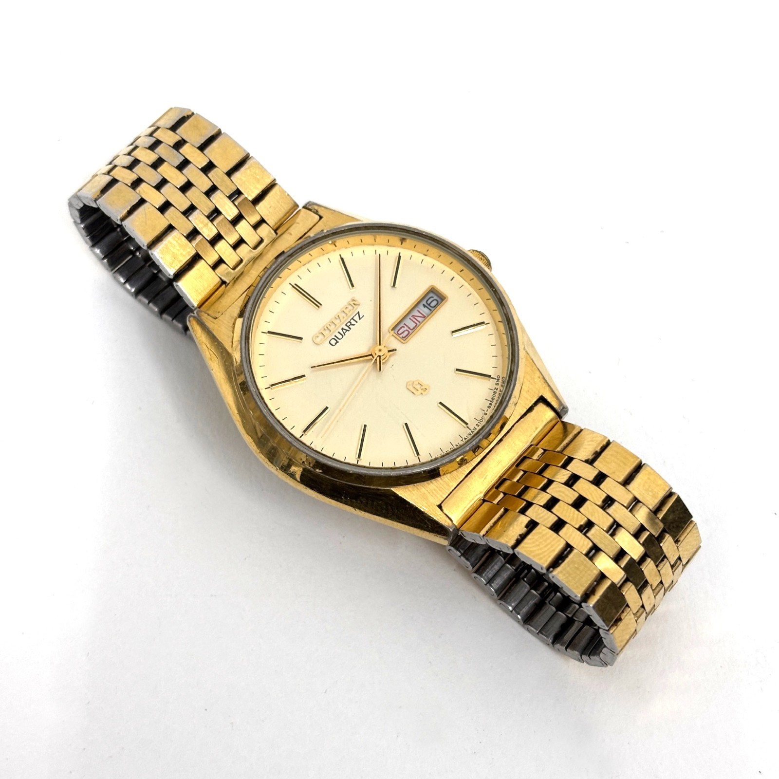 Vintage 1985 Citizen Quartz Gold Tone Day Date Watch Orig Bracelet New Battery